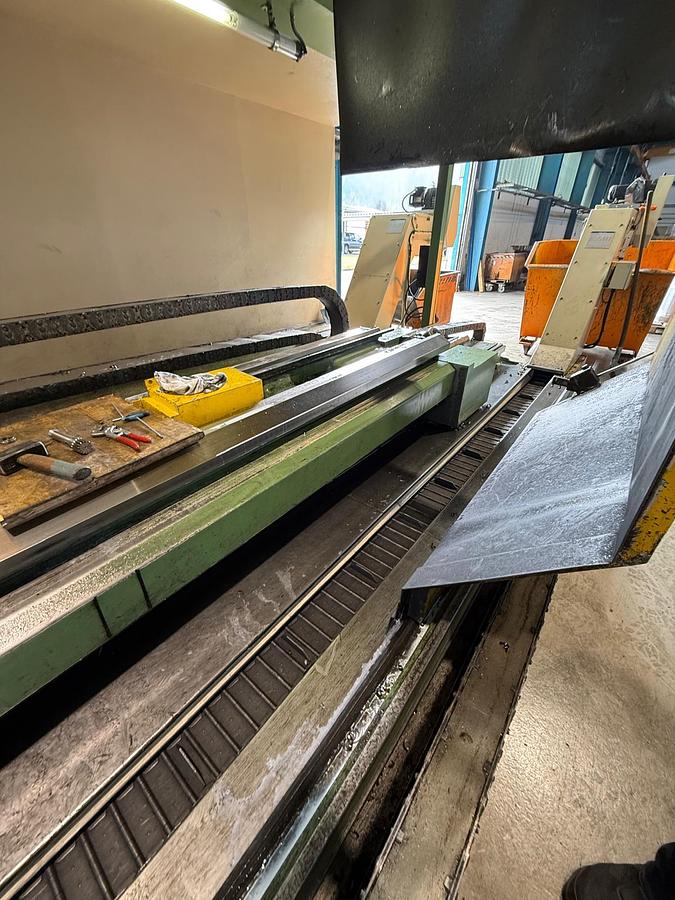 Usato TORNIO PARALLELO A BANCALE SFILABILE GIANA GFS 12 CNC