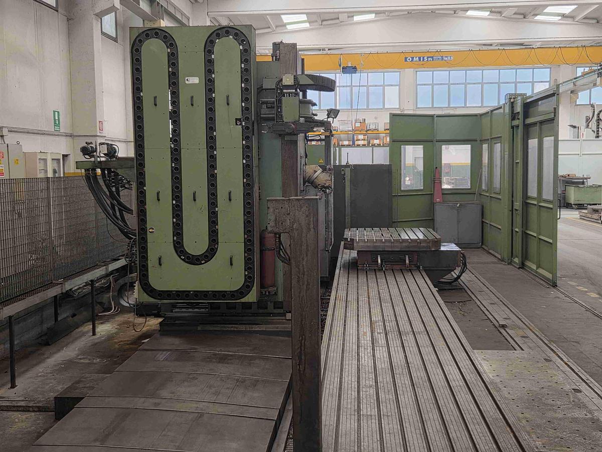 Usato FRESATRICE A MONTANTE MOBILE GUALDONI GOV 10000 CNC