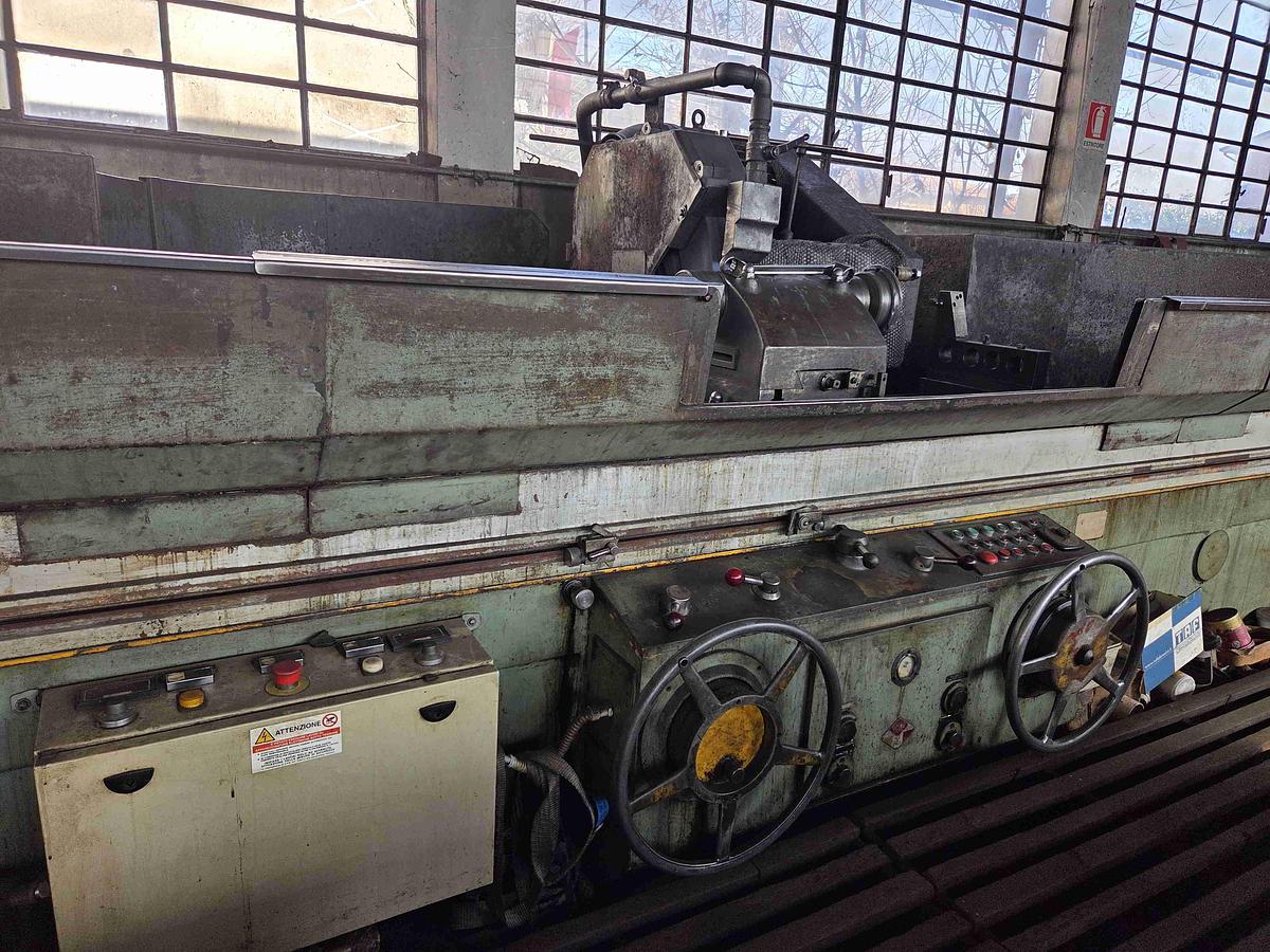 Usato RETTIFICA PER ESTERNI ZOCCA RU 5000/6