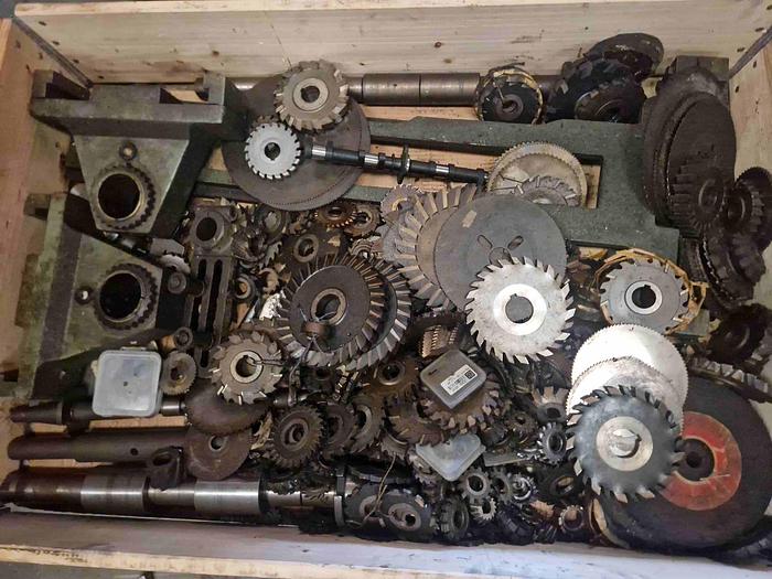 Usato FRESATRICE UNIVERSALE CASER SAIMP FM 1630 U