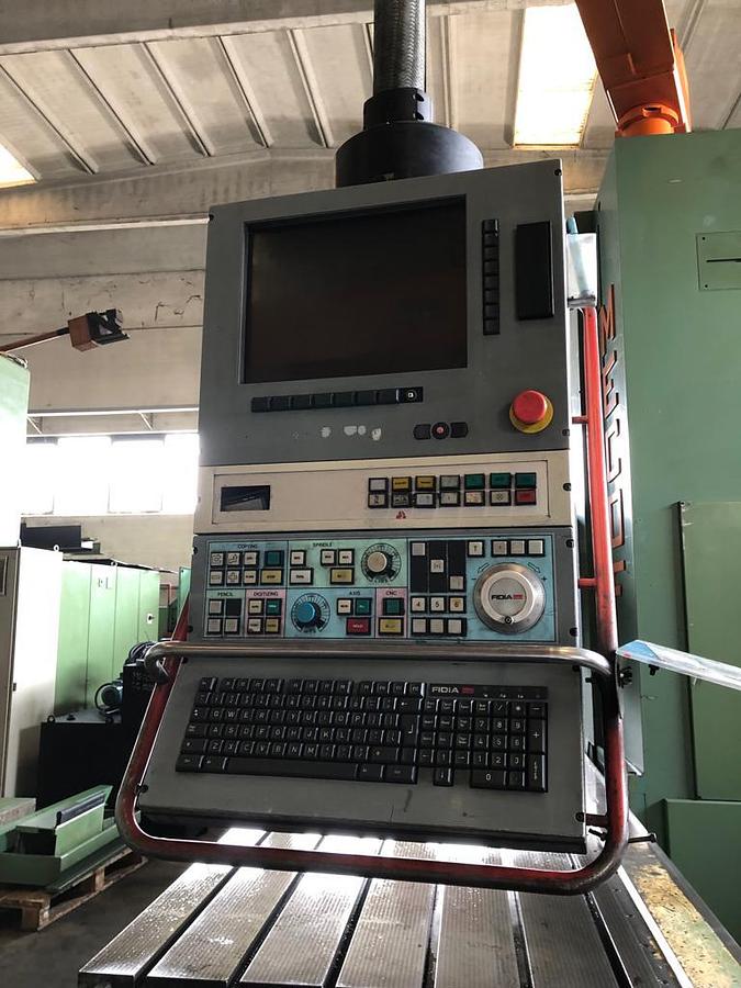 Usato FRESATRICE A BANCO FISSO MECOF CS 1000/A CNC