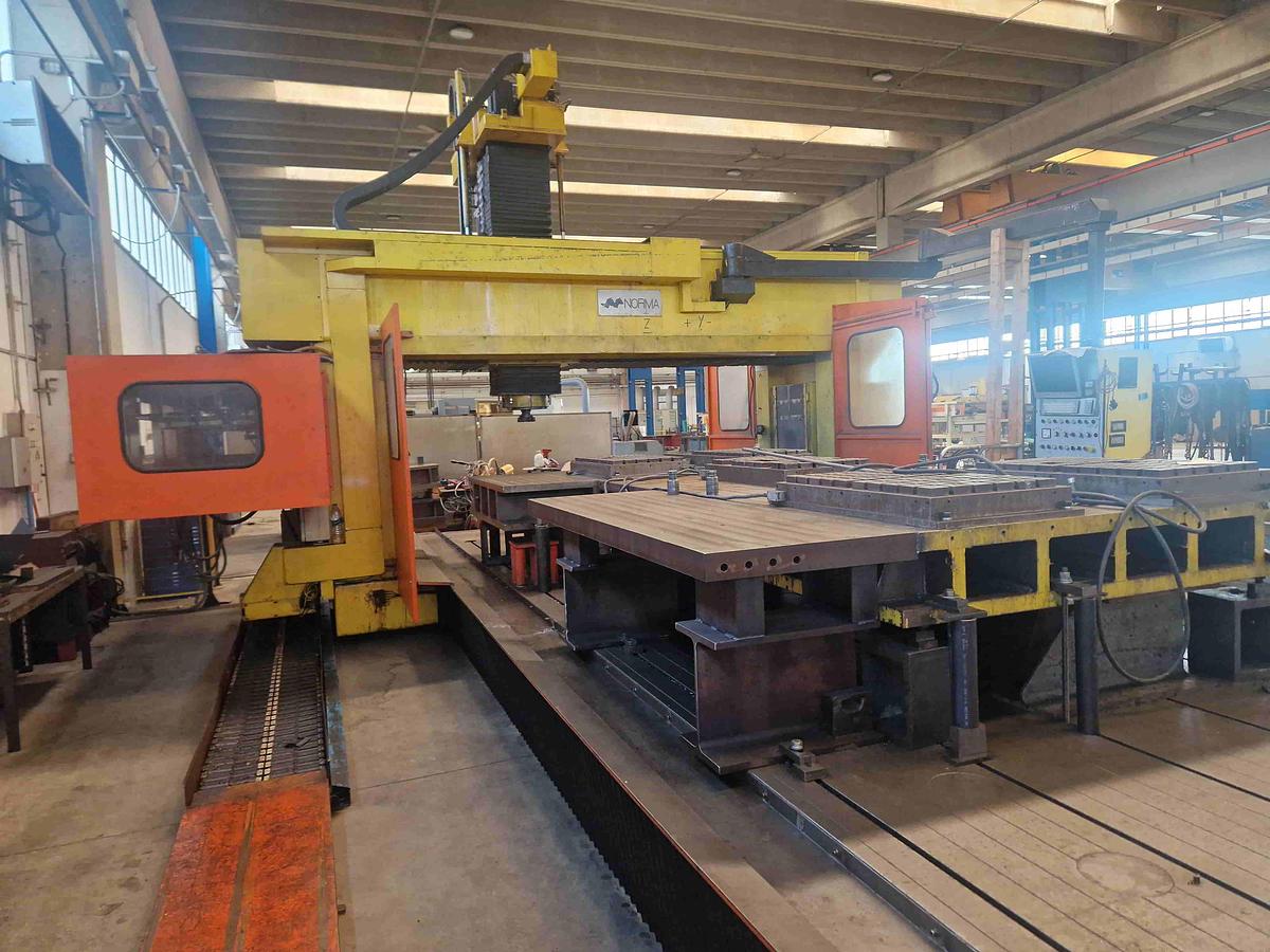 Usato FRESATRICE A PORTALE MOBILE NORMA MULTINORMA 6000 32.70 CNC