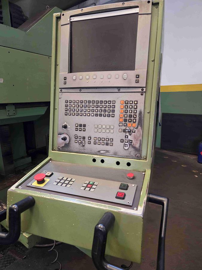 Usato FRESATRICE A "T" MONTI FT 50 CNC