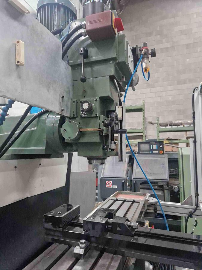 Usato FRESATRICE VERTICALE MICROCUT 5000 SV