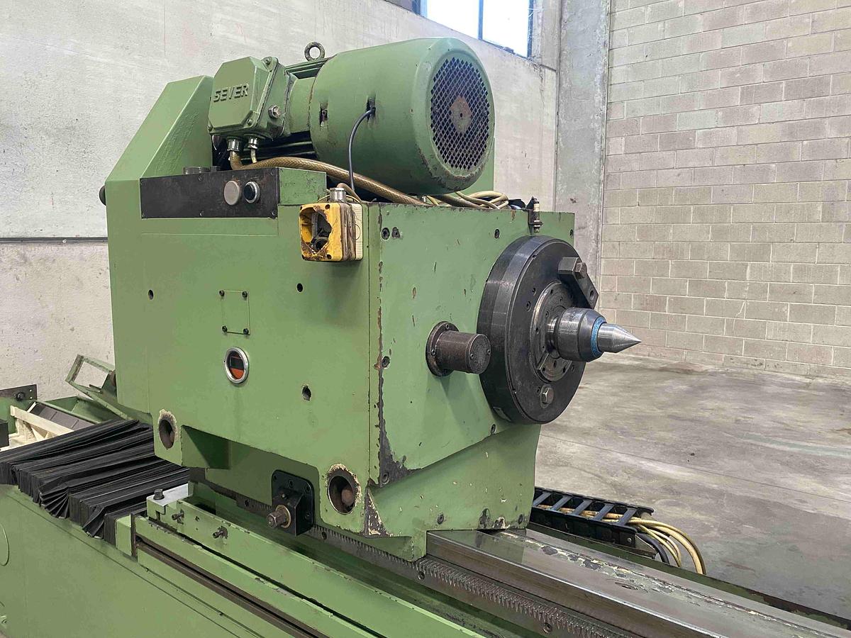 Usato RETTIFICA PER ESTERNI KIKINDA AFE 400 x 3000