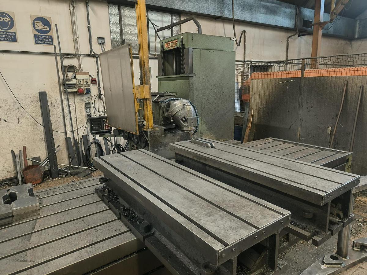 Usato FRESATRICE A BANCO FISSO MECOF CS 10