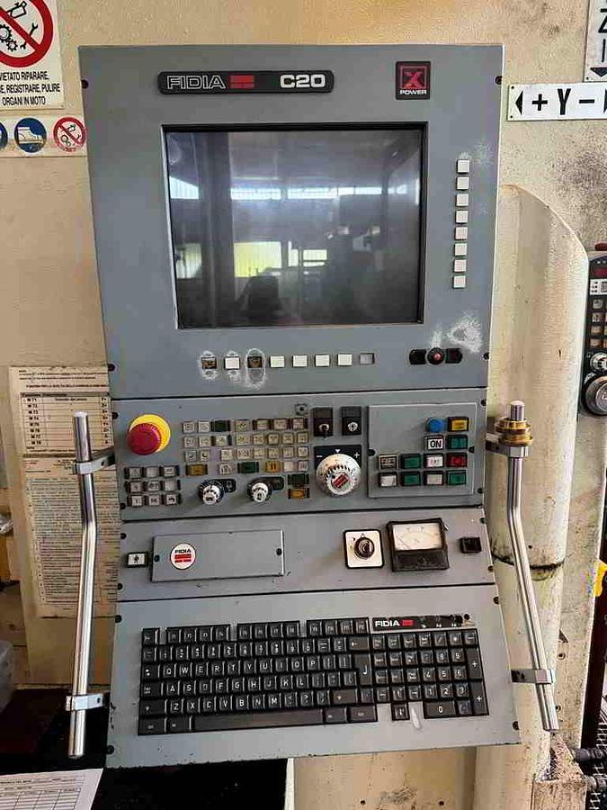Usato FRESATRICE A MONTANTE MOBILE MECOF AGILE M 3 CNC