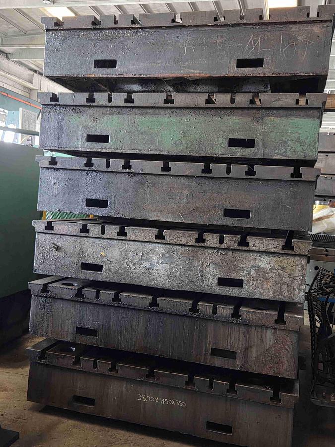 Usato PIANI IN GHISA SCANALATI - n. 10