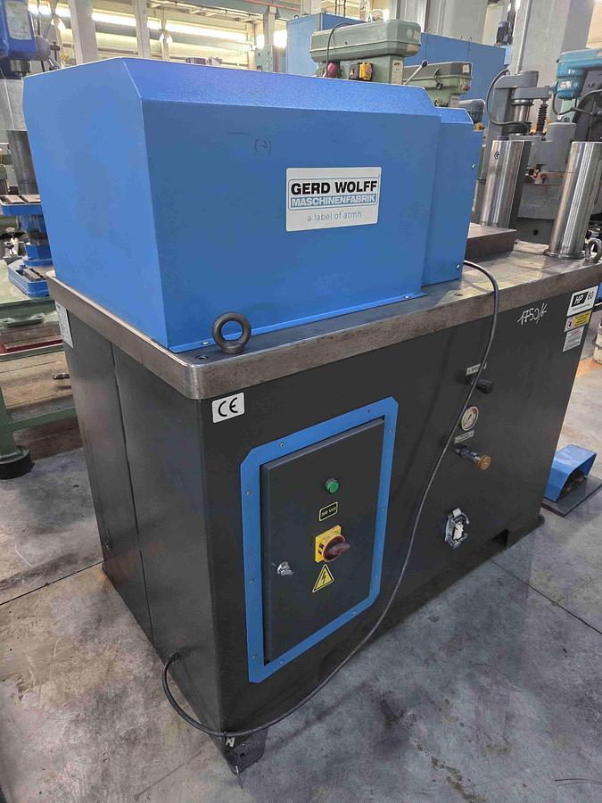 Usato PRESSA IDRAULICA ORIZZONTALE GERD WOLFF HP 60