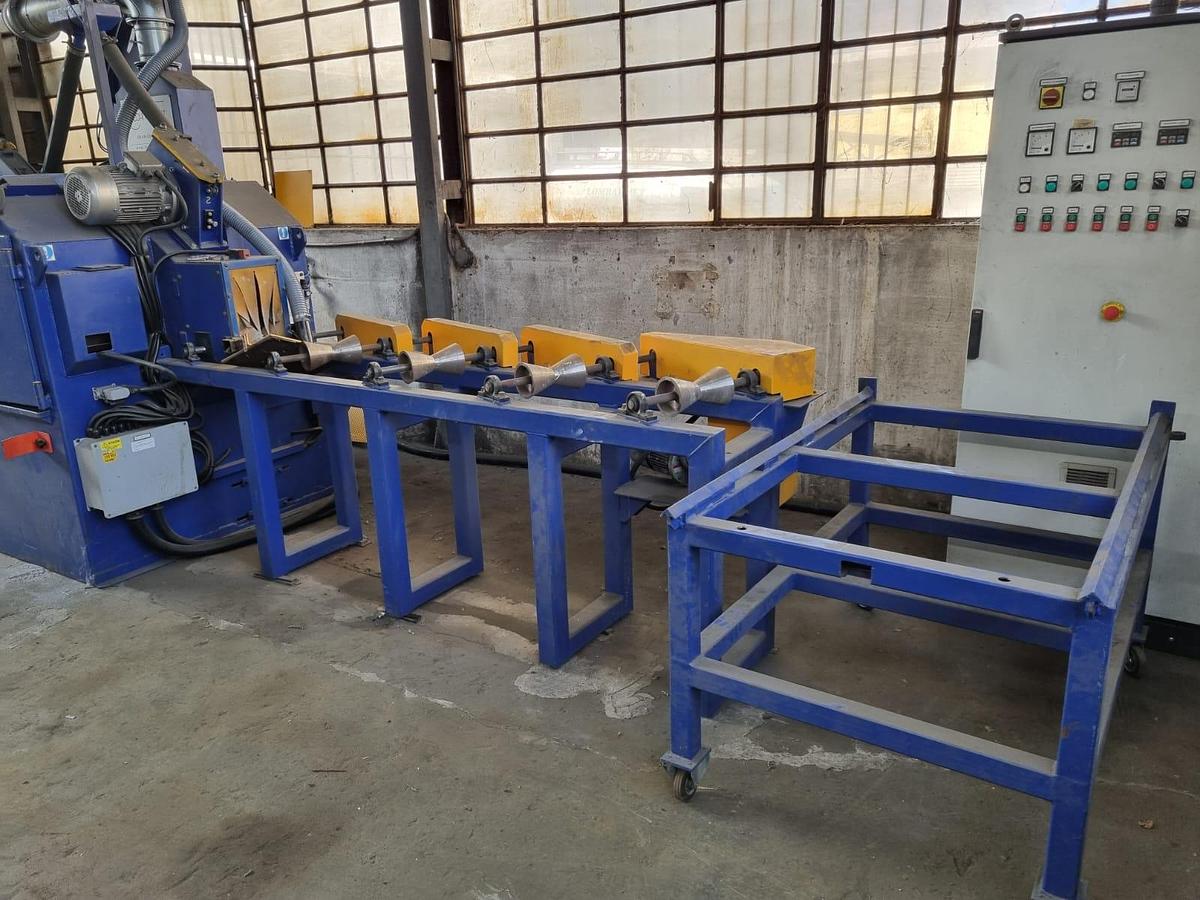 Usato GRANIGLIATRICE A TAVOLA GIREVOLE TECHNOBLAST TR 120 + RB