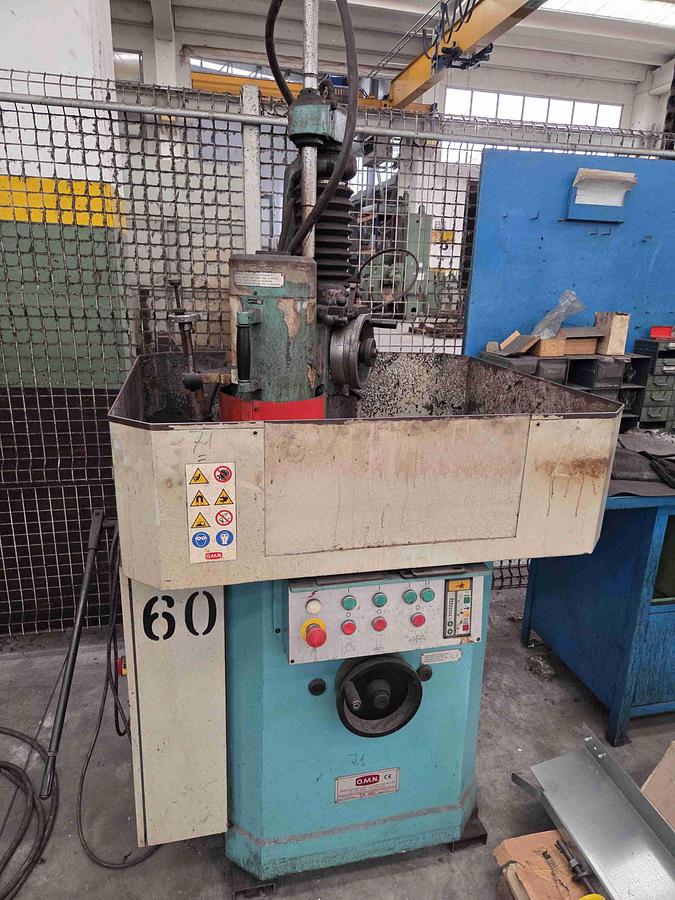 Usato RETTIFICA CON MOLA A TAZZA A TAVOLA GIREVOLE OMN TR 450