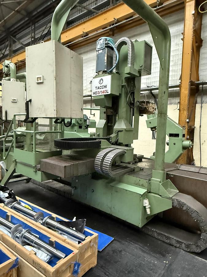 Usato TORNIO PARALLELO A TRE GUIDE TACCHI HD 3-140 L CNC