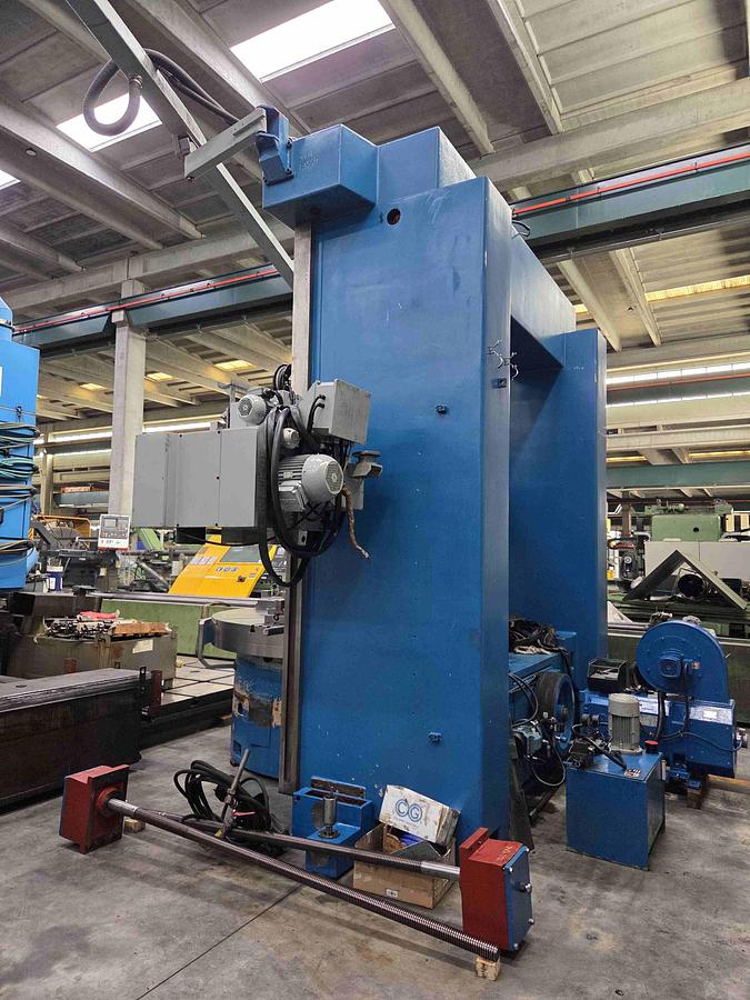 Usato TORNIO VERTICALE OMBA TV 215 CNC