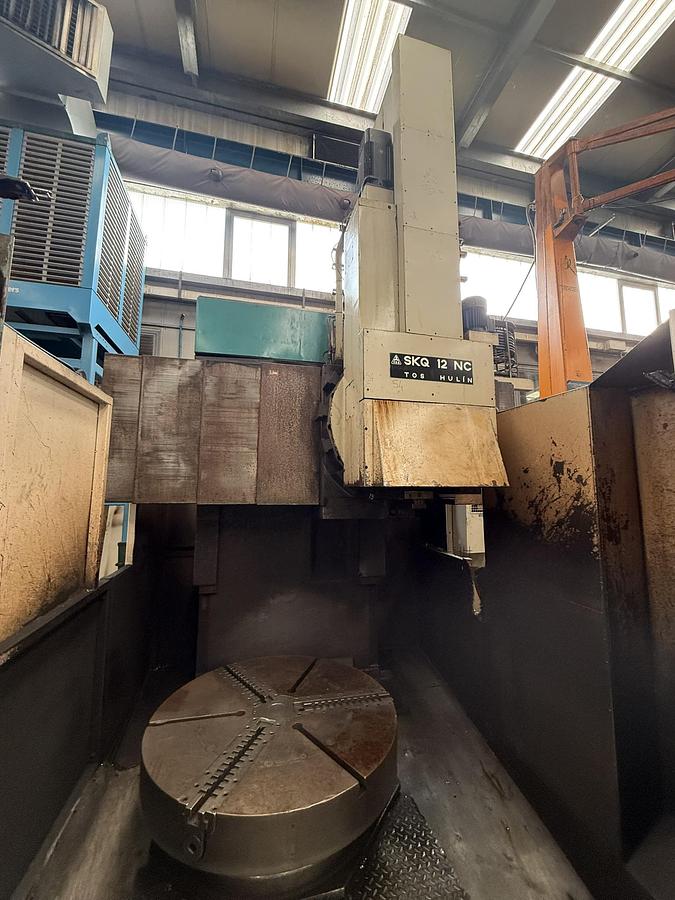 Usato TORNIO VERTICALE TOS SKQ 12 CNC