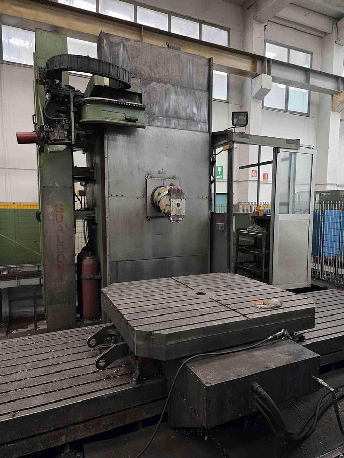 Usato FRESATRICE A MONTANTE MOBILE GUALDONI GOV 10000 CNC