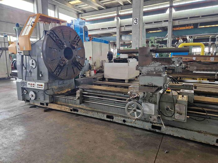 Usato TORNIO PARALLELO A BANCALE SFILABILE A MANDRINO CAVO TACCHI FTA 71 - 810 x 4000/6000