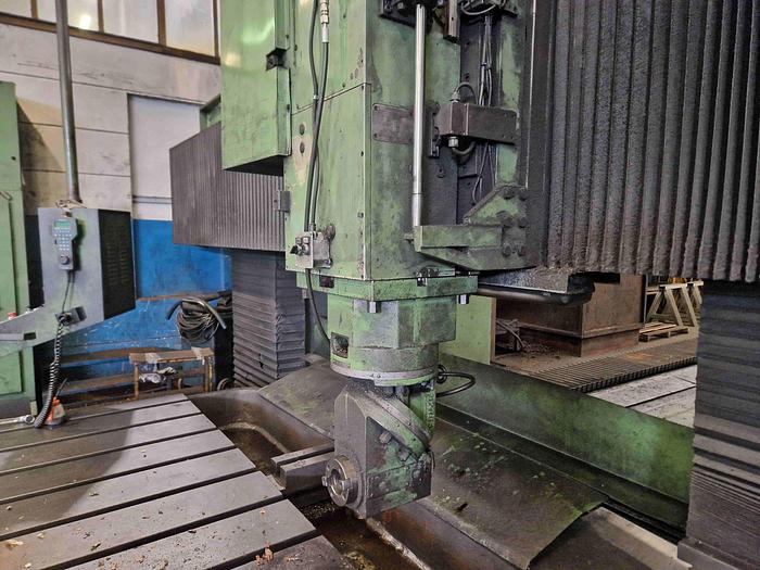Usato FRESATRICE A PORTALE WALDRICH SIEGEN 8000 CNC