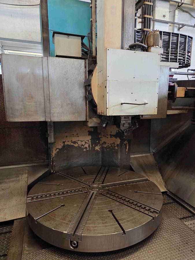 Usato TORNIO VERTICALE TOS SKIQ 20 CNC