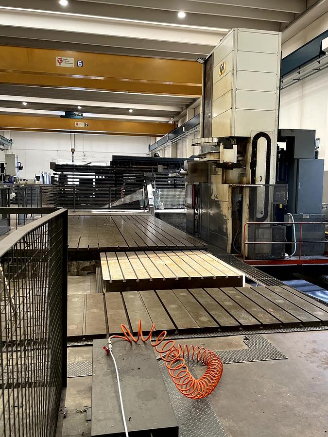 Usato TAVOLA ROTOTRASLANTE FPT TRT 25 CNC