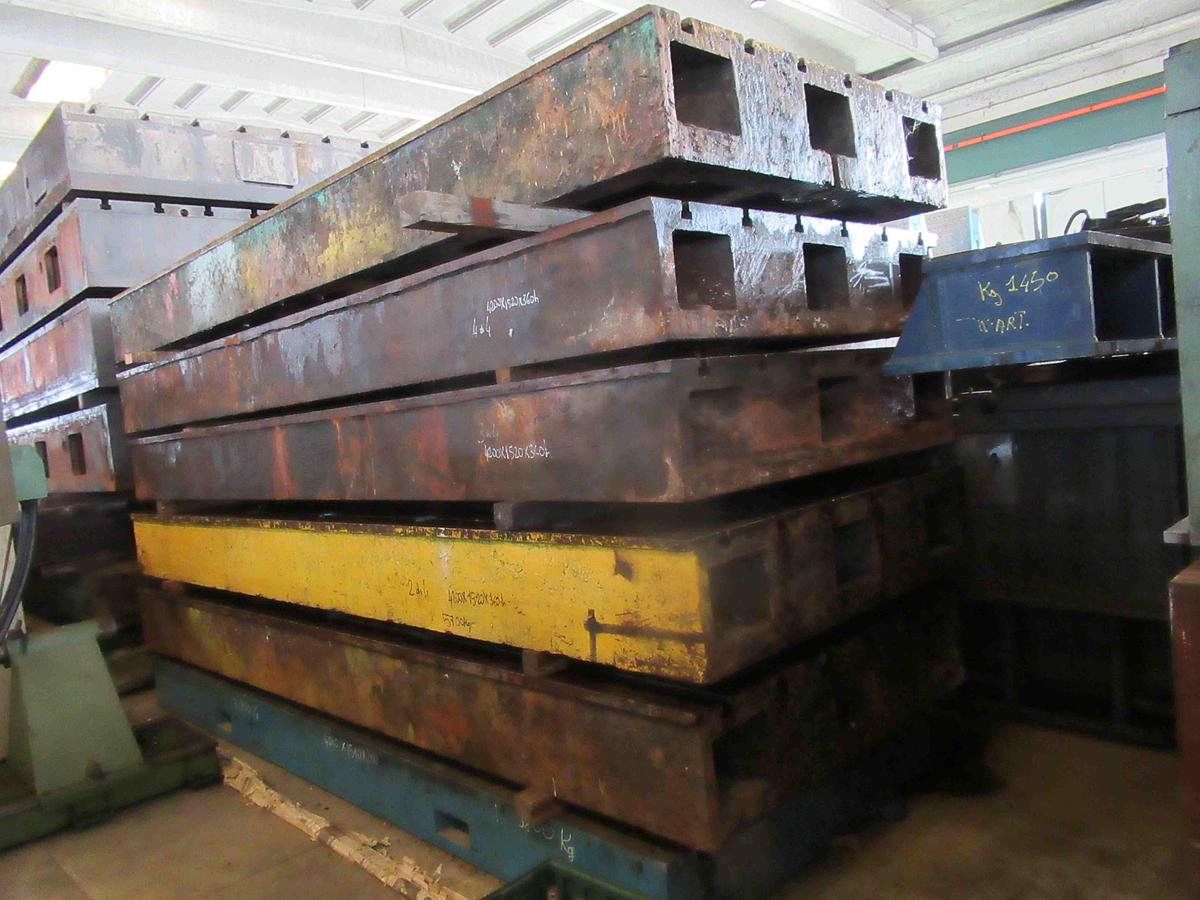 Usato PIANI IN GHISA SCANALATI - n. 5