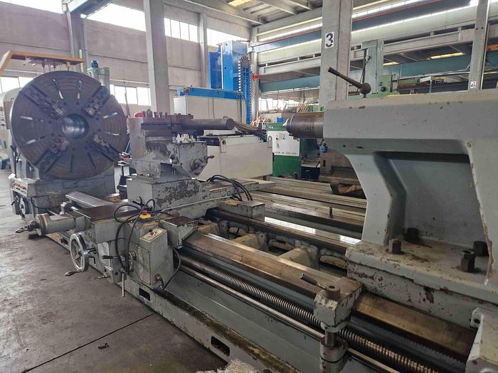 Usato TORNIO PARALLELO A BANCALE SFILABILE A MANDRINO CAVO TACCHI FTA 71 - 810 x 4000/6000