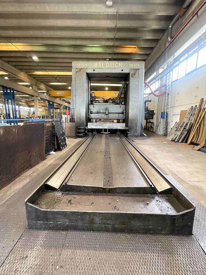 Usato FRESATRICE A PORTALE WALDRICH SIEGEN 10000 CNC