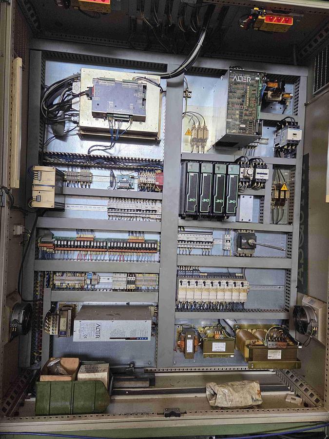 Usato FORATRICE VERTICALE A TAVOLA GIREVOLE ASQUITH WNCR CNC
