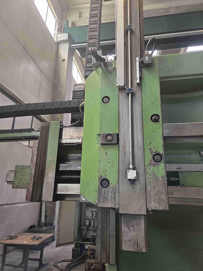 Usato TORNIO VERTICALE TITAN SC 17 CNC