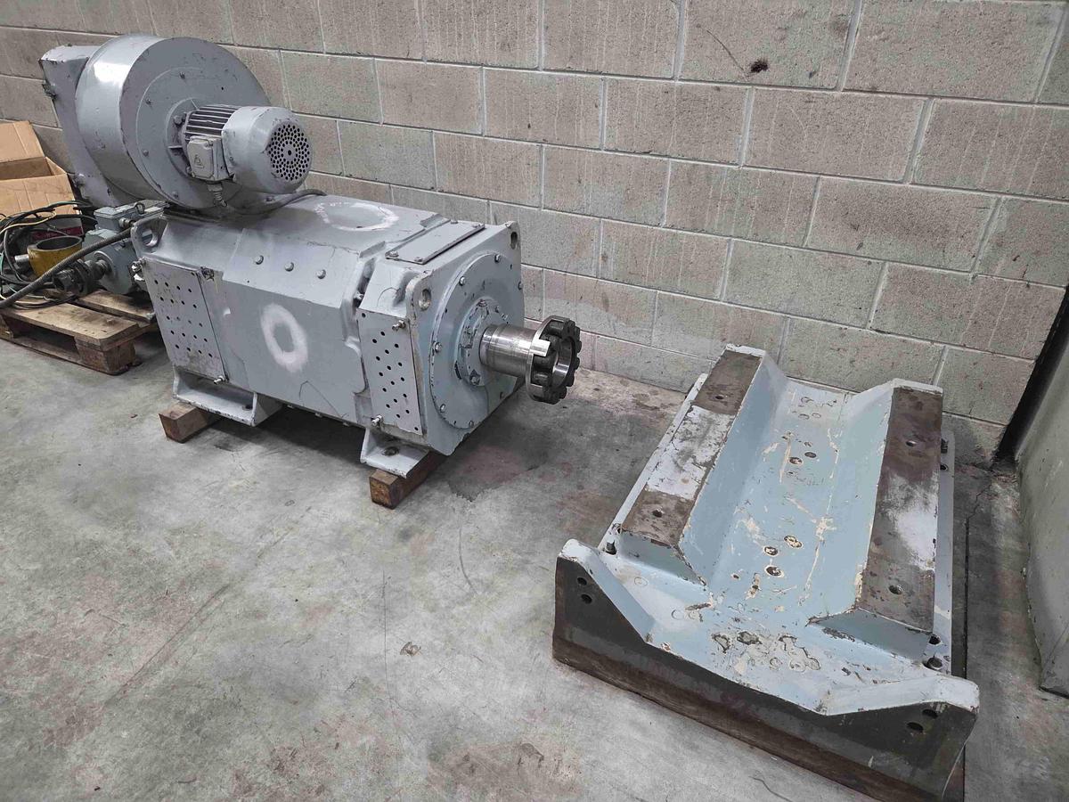 Usato TORNIO VERTICALE TITAN SC 27