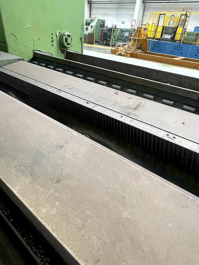 Usato TORNIO PARALLELO A QUATTRO GUIDE INNSE  TP 150 x 10000 CNC