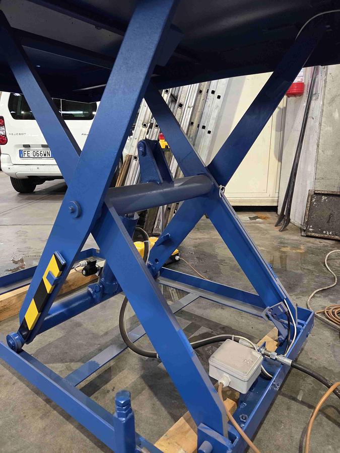 Usato BANCO ELEVABILE ARMO SX A 1