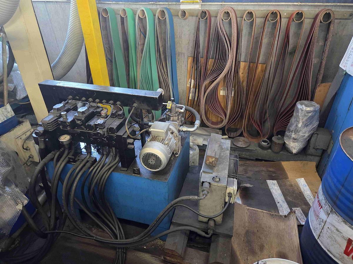 Usato RETTIFICA PER ESTERNI TOS BUC 63 B