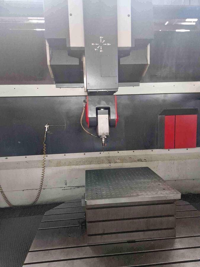 Usato FRESATRICE A BANCO FISSO FIDIA KR 214 CNC