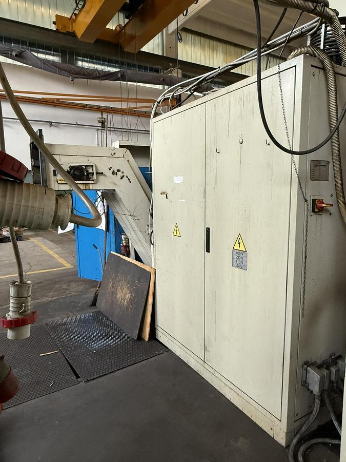 Usato TORNIO VERTICALE TOS SKQ 12 CNC