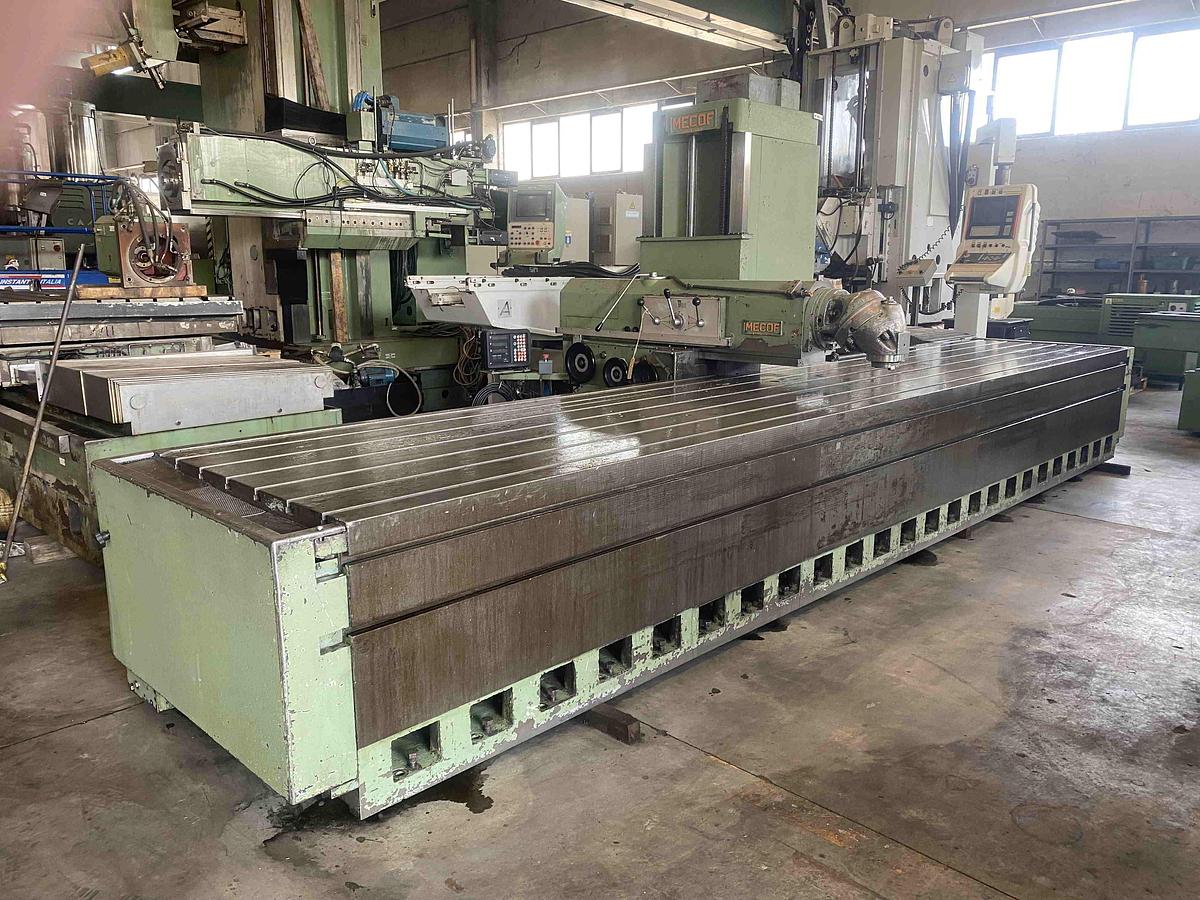 Usato FRESATRICE A BANCO FISSO MECOF CS 10