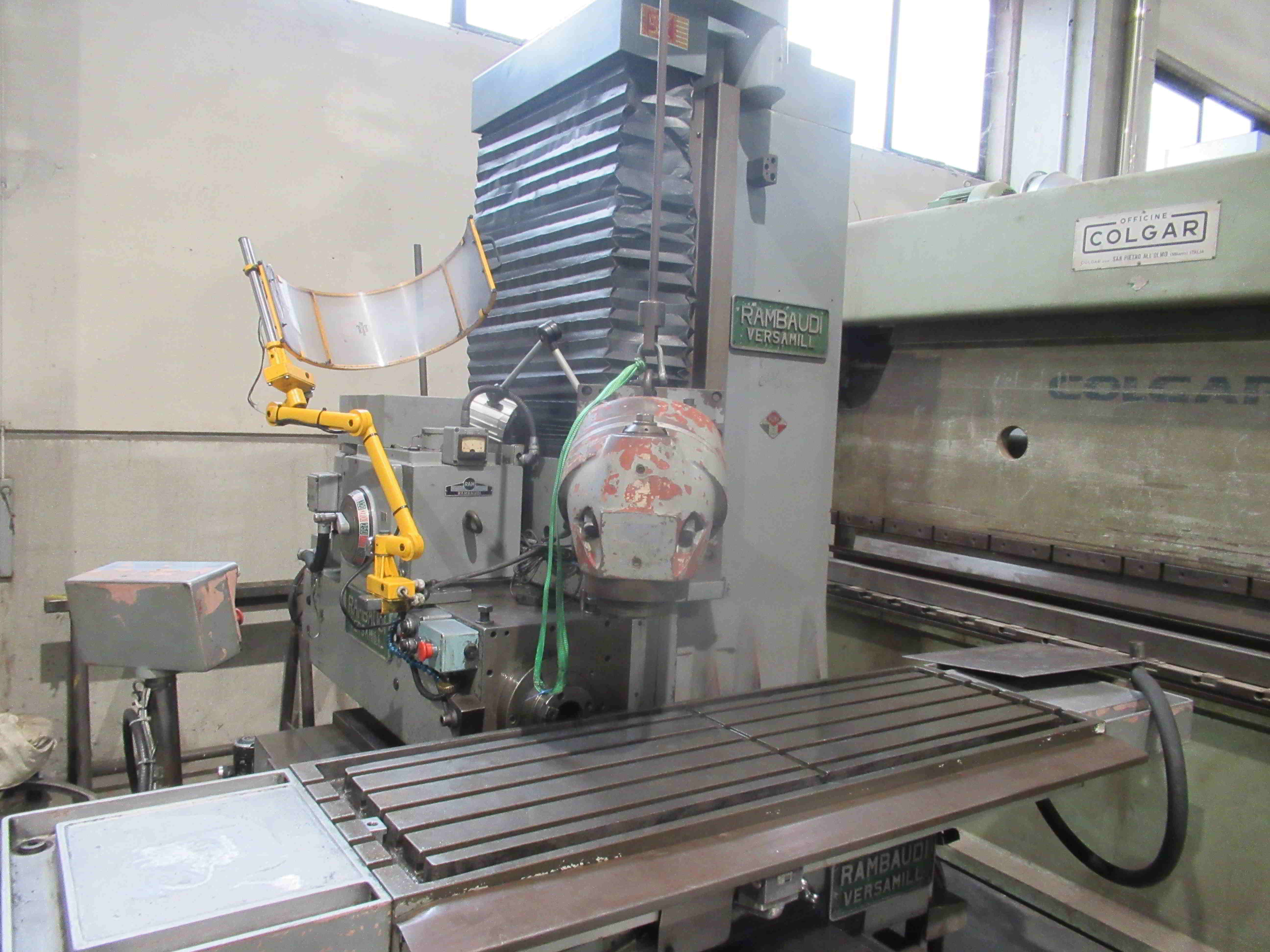 Usato FRESATRICE A BANCO FISSO RAMBAUDI VERSAMILL 12