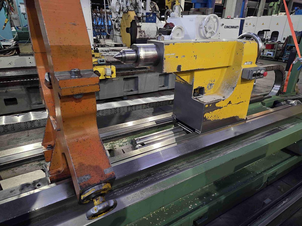 Usato TORNIO PARALLELO A BANCALE SFILABILE GIANA GFS 12 CNC