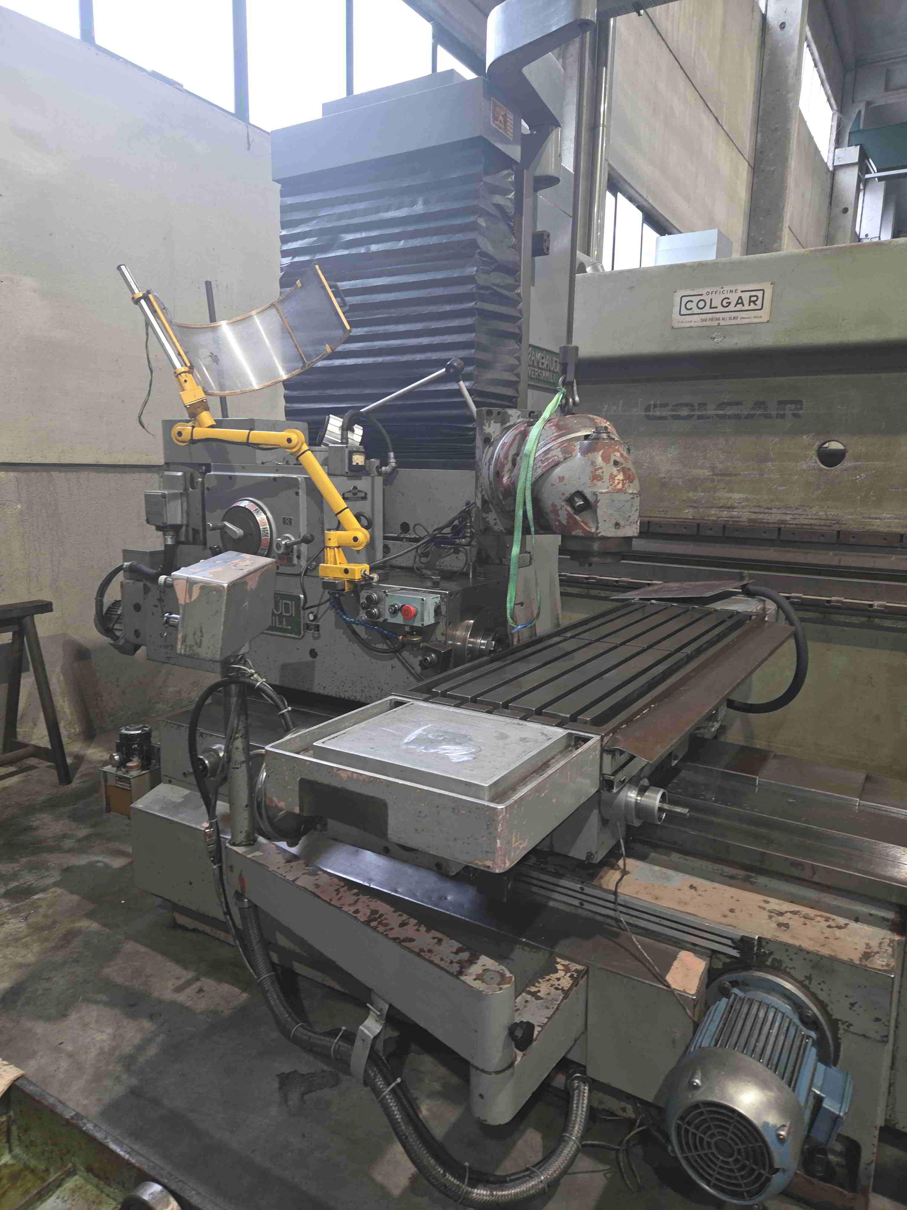 Usato FRESATRICE A BANCO FISSO RAMBAUDI VERSAMILL 12