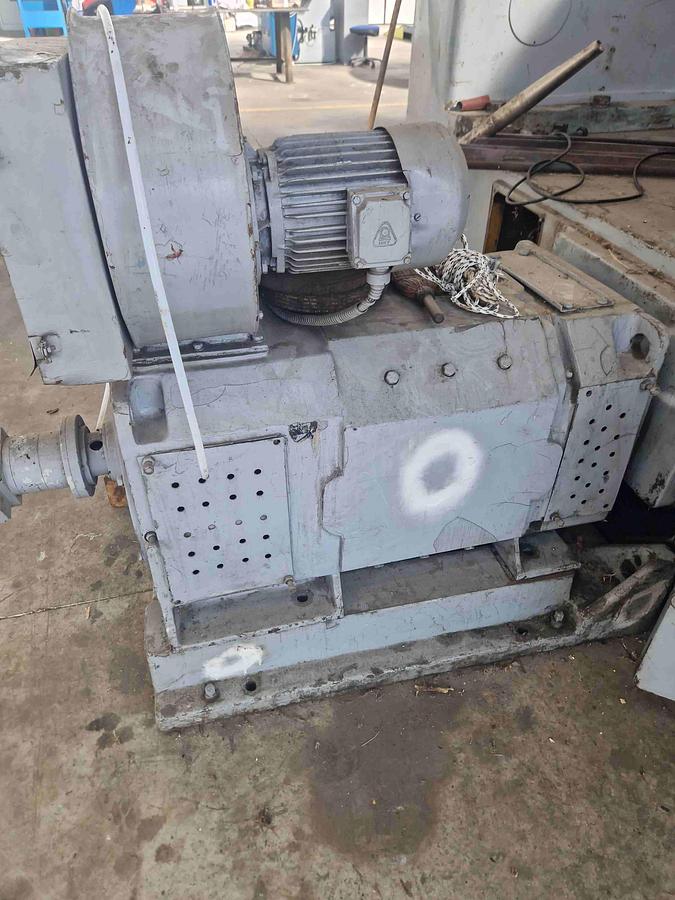 Usato TORNIO VERTICALE TITAN SC 27