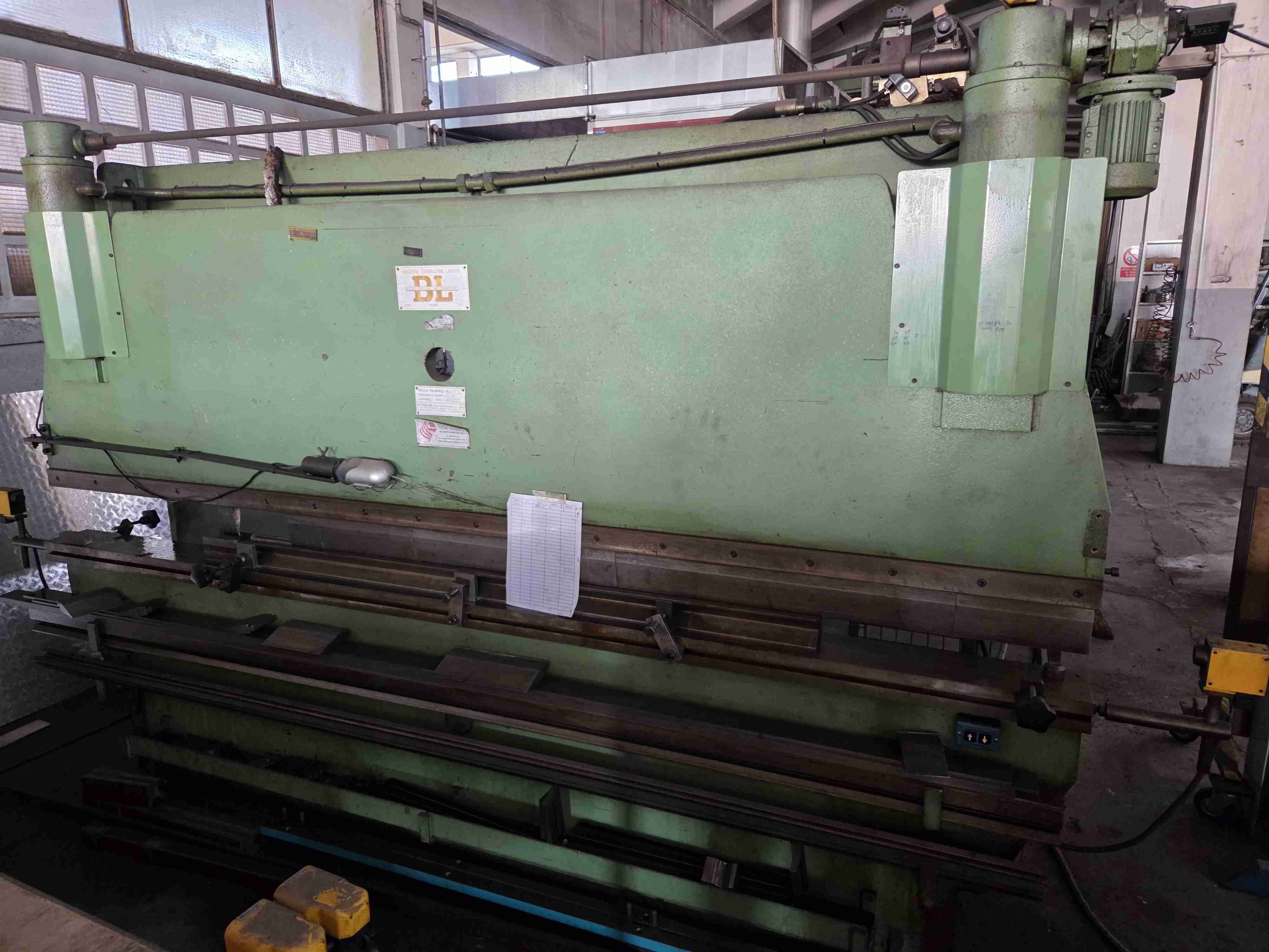 Usato PRESSA PIEGATRICE OLEODINAMICA BL YHD 3050 T 40