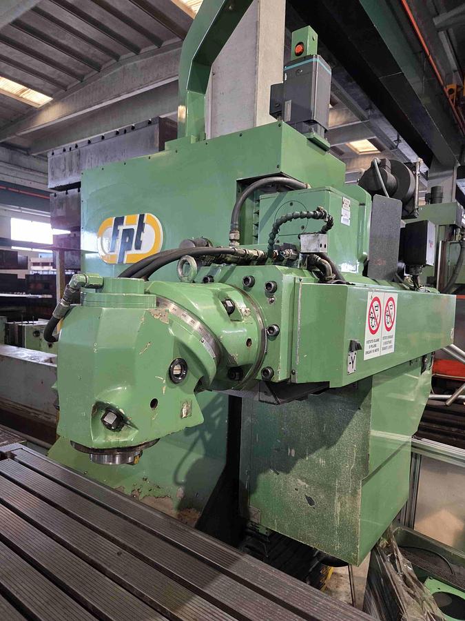Usato FRESATRICE A BANCO FISSO FPT LEM 2 CNC