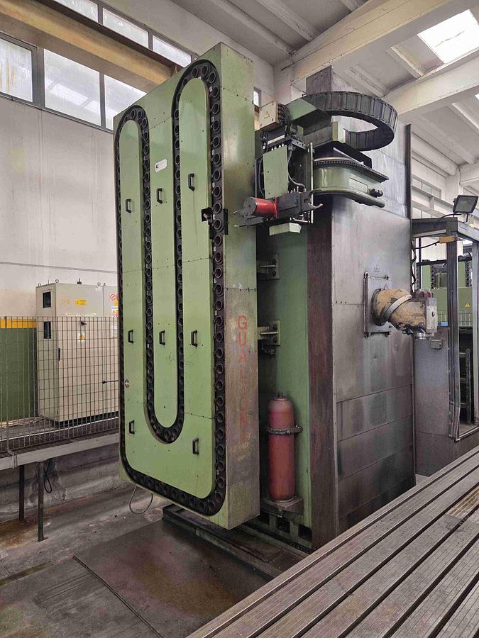 Usato FRESATRICE A MONTANTE MOBILE GUALDONI GOV 10000 CNC