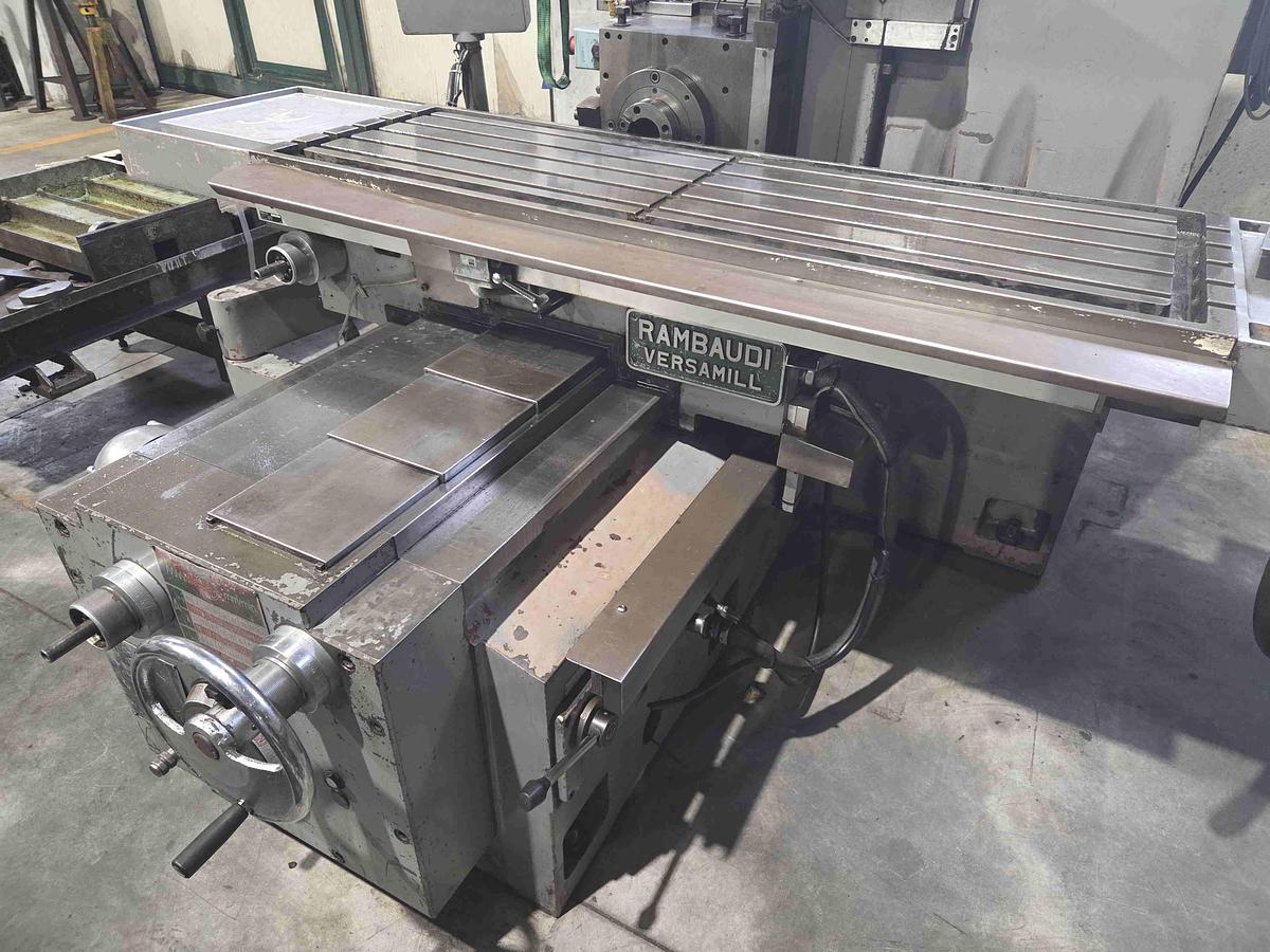 Usato FRESATRICE A BANCO FISSO RAMBAUDI VERSAMILL 12