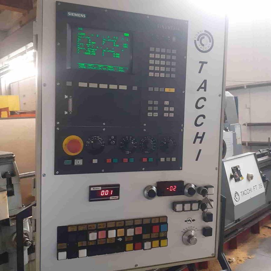 Usato FORATRICE PER FORI PROFONDI CON TAVOLA MOBILE TACCHI FT 35 CNC