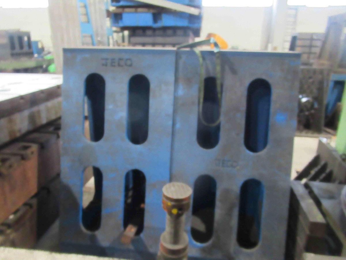 Usato SQUADRE IN GHISA SCANALATE - n. 2