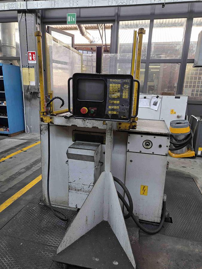 Usato CAVETTATRICE IDRAULICA FROMAG RAPIDA 150/1250 CNC