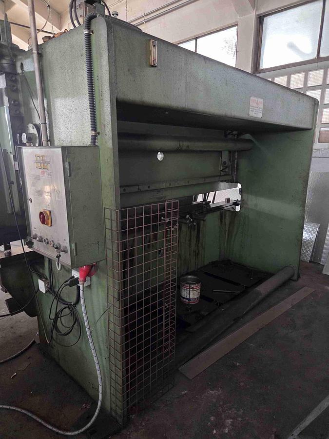 Usato PRESSA PIEGATRICE OLEODINAMICA BL YHD 3050 T 40