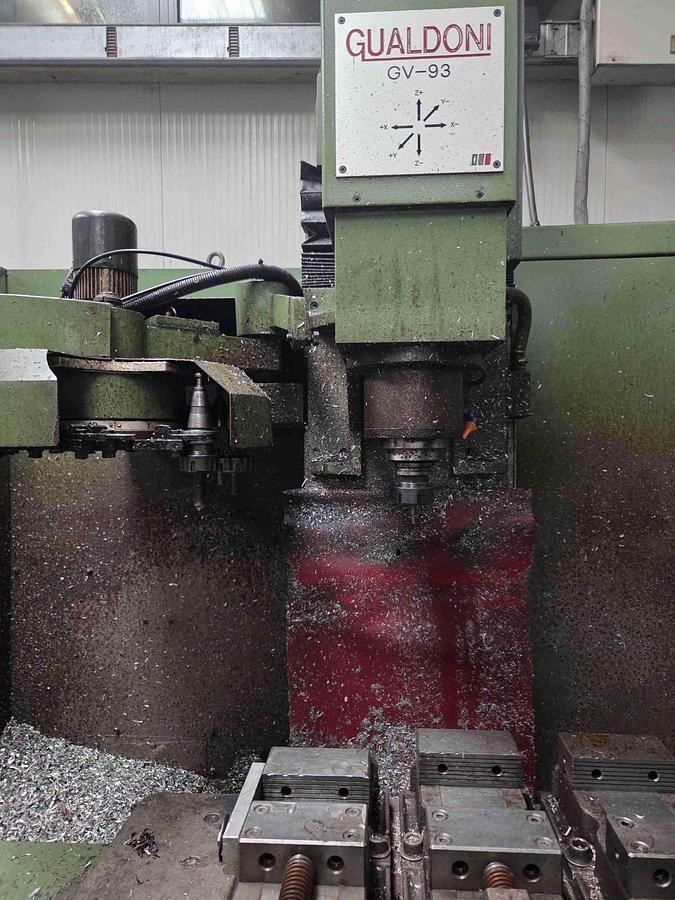 Usato FRESATRICE VERTICALE GUALDONI GV 93 CNC