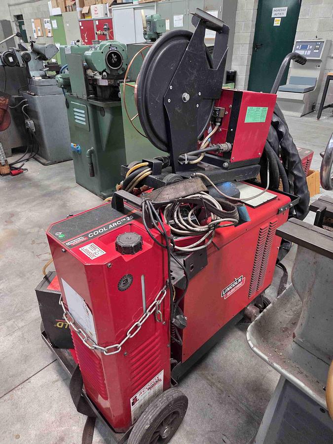 Usato SALDATRICE LINCOLN CV 400