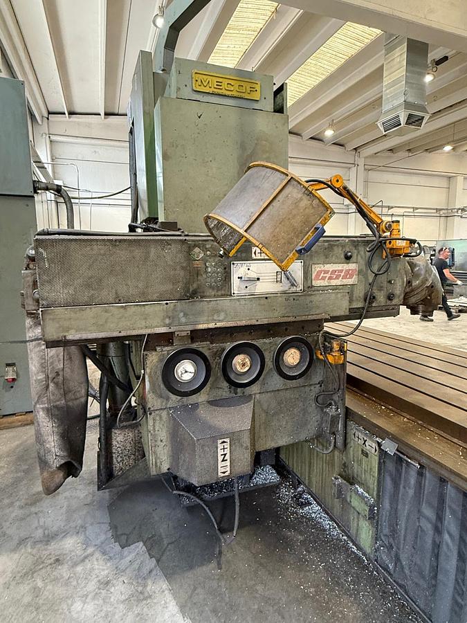 Usato FRESATRICE A BANCO FISSO MECOF CS 08 